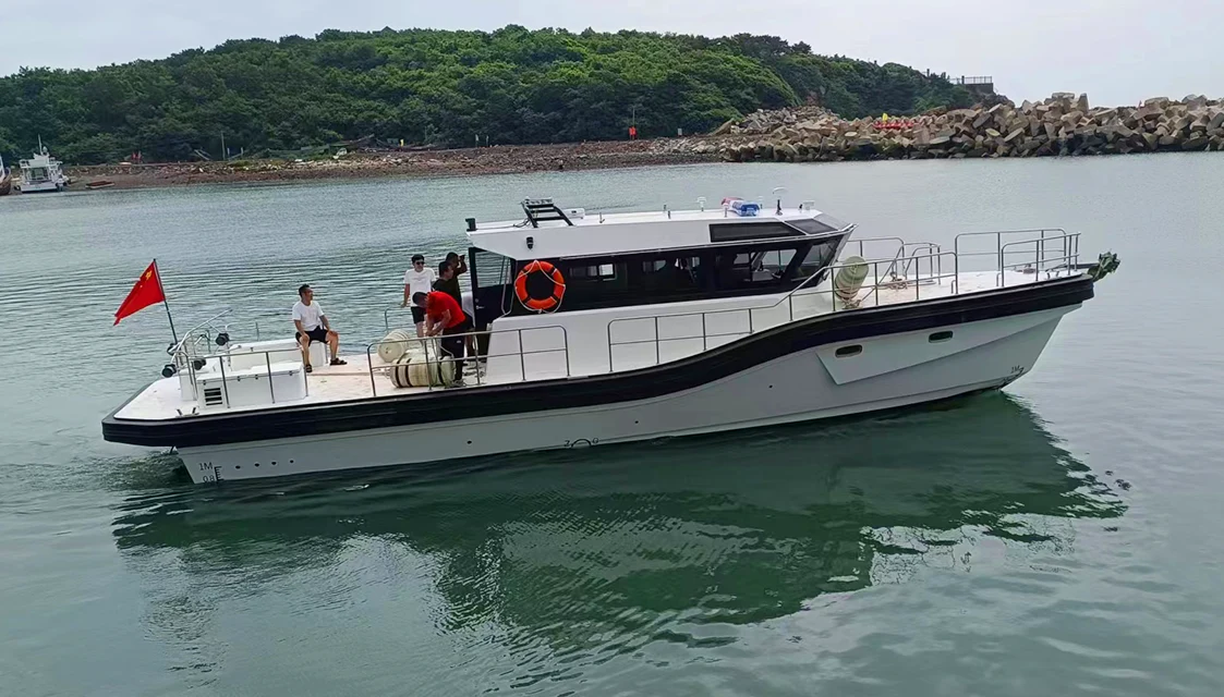 Thuyền làm việc