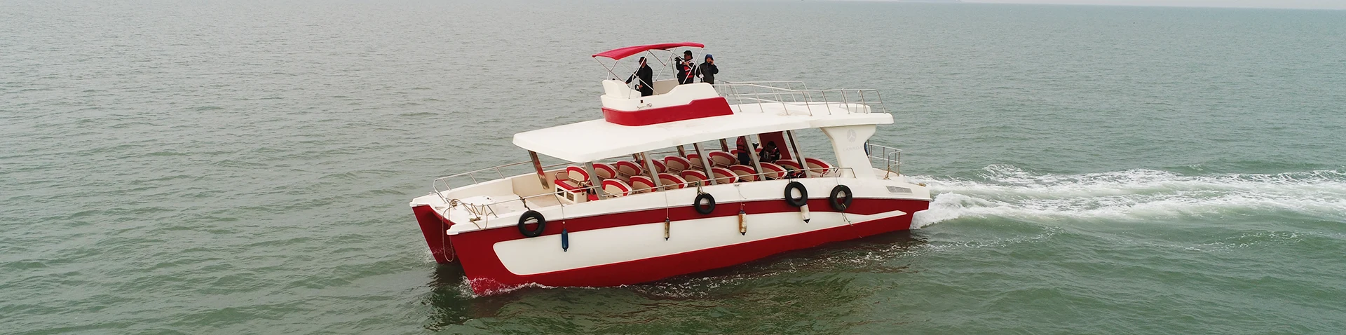 Thuyền hành khách Catamaran