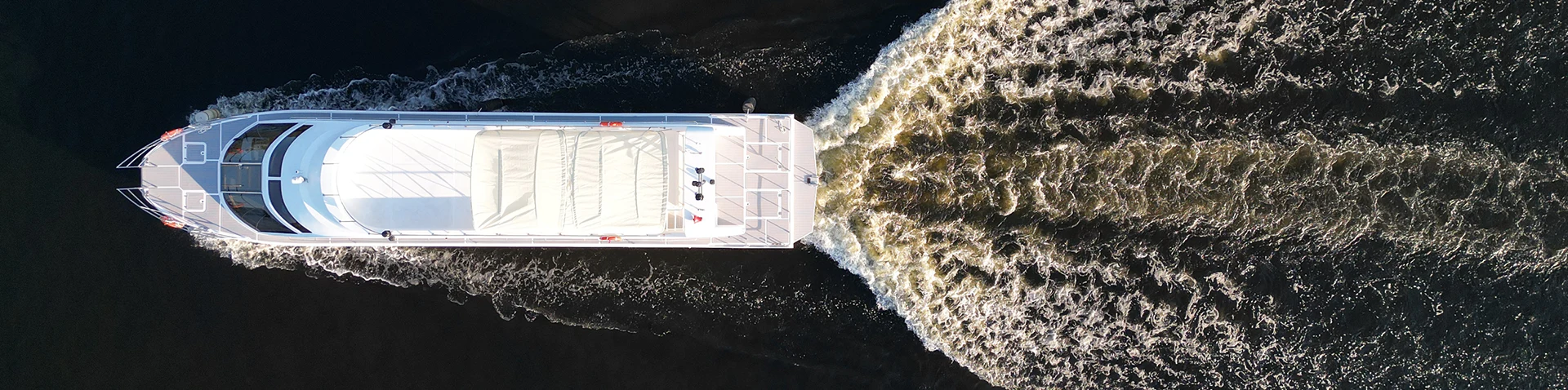 Thuyền hành khách Monohull